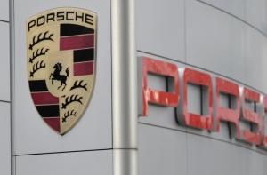 Porsche подарит сотрудникам по 8 тысяч евро