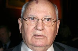 Владимир Путин поздравил Михаила Горбачёва с 82-летием