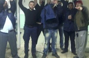 В Греции при побеге из тюрьмы преступник захватил заложников