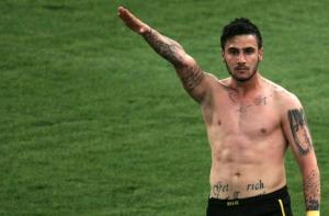 Греческий футболист пожизненно дисквалифицирован за нацистский жест