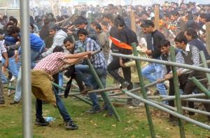 Насильник студентки из Индии повесился