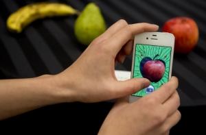 Apple научит iPhone приземляться как кошка