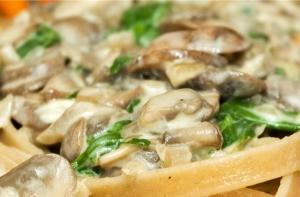 Большинству рижан рестораны не по карману