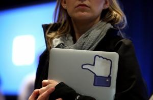 Facebook ввел плату за сообщения «звездам»