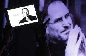 Стив Джобс создал два новых iPhone