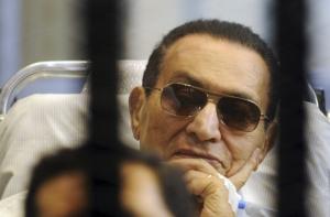 Хосни Мубарак останется в тюрьме