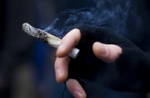 Трое британцев сядут на 4 года за хранение «спайсов»