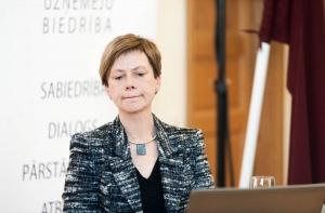 АНОНС: на радио Baltkom - кандидат в мэры Риги Сармите Элерте