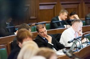 Депутаты обменялись «любезностями» из-за символики СССР