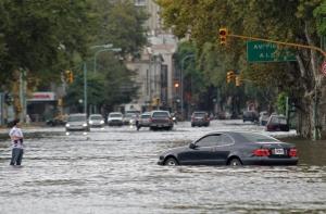 Буэнос-Айрес ушел под воду после бури (ФОТО,ВИДЕО)