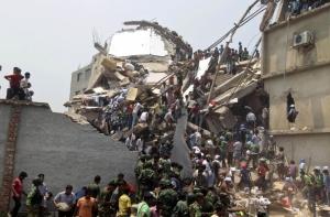 Число погибших при обрушении здания в Бангладеш возросло до 127 человек
