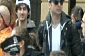 ФБР опубликовало фото бостонских террористов (ФОТО, ВИДЕО)