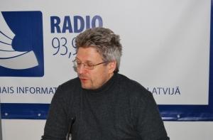 Публицист Лато Лапса: что латышу - компромат, то русскому - хорошо