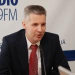 АНОНС: на радио Baltkom - министр обороны Артис Пабрикс