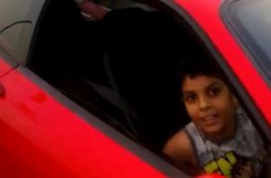Миллионер посадил 9-летнего сына за Ferrari (ВИДЕО)