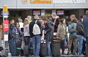 Lufthansa отменяет 650 рейсов, в том числе и в Ригу