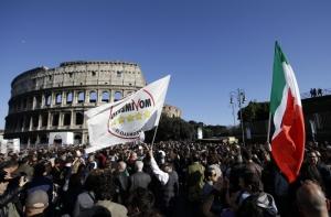 В Риме прошли протесты против переизбрания Наполитано