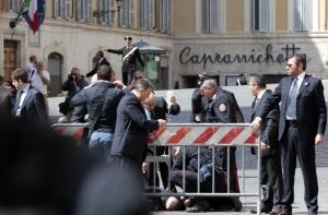 Стрельбу у дворца Киджи в Риме открыл психически больной итальянец