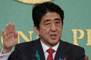 Японский премьер попал в аварию