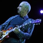 Лидер Dire Straits отменил концерты в России по политическим мотивам
