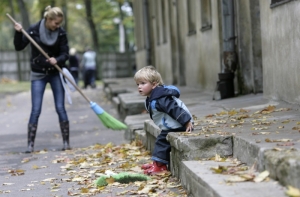 Брюссель встал на защиту малоимущих латвийцев