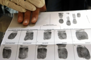 Покидающие США сдадут отпечатки пальцев