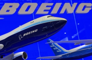 Самолет аварийно сел в «Шереметьево» с горящим двигателем