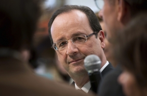 В Париже распродают вино Франсуа Олланда