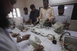 Выборы в Пакистане прошли с высокой явкой