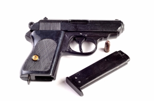 Мужчина в США открыл стрельбу: один человек погиб, пятеро ранены