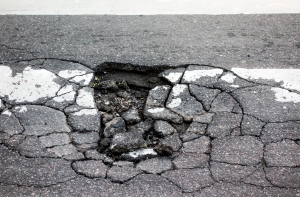 Наводнения причинили дорогам ущерб на миллион латов