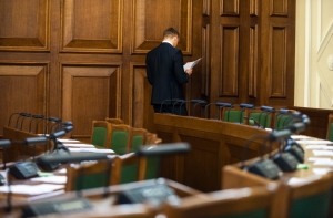 Сейм не поддержал ограничения для депутатов-преступников