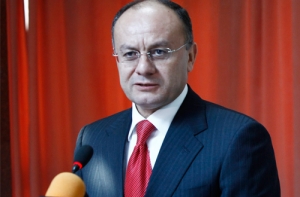 Министра Армении обстреляли в вертолете