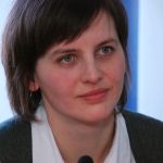 Эксперт: процедура натурализации несправедлива (АУДИО)