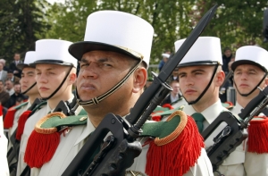 Франция сократит расходы на элитный полк