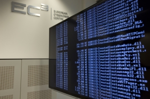 Голландскую полицию уполномочили взламывать компьютеры