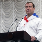 Медведев разрешил называть себя Димоном