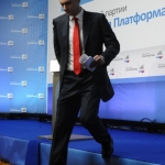 Эксперты: публикация декларации Прохорова может ослабить его позиции