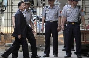 Экс-президент Тайваня пытался покончить с собой в тюрьме