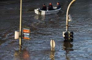 В результате наводнений в Европе погибли 12 человек