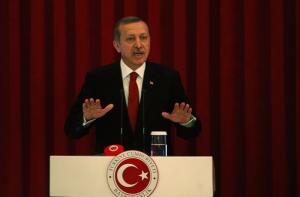 Премьер-министр Турции оправдал применение газа