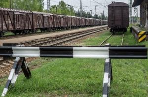 Двухлетняя девочка погибла под колесами поезда