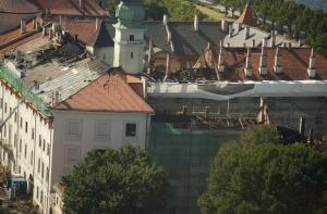 ГПСС: обрушение чердака во время пожара в замке спасло ситуацию (АУДИО)