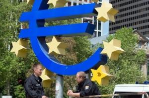 Неофициальный источник: ЕК хочет видеть Латвию в еврозоне