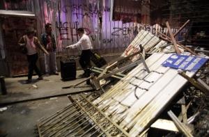 Вице-премьер Турции извинился за чрезмерное применение силы