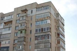 Два человека в Риге выпали из окон многоэтажных домов