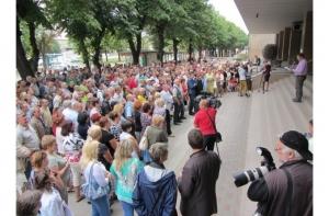 Митинг у Liepājas metalurgs собрал 200 человек