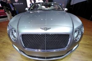 Жена гвоздем исписала Bentley хоккеиста КХЛ (ВИДЕО)