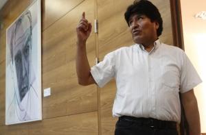 Из-за Сноудена самолет президента Боливии сел в Вене