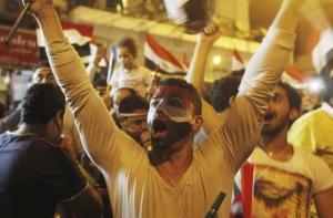 После смещения президента в египетских городах начались массовые беспорядки